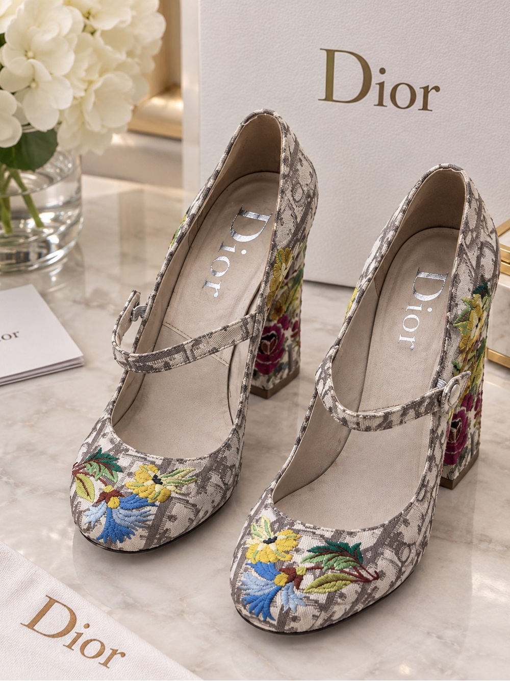 Dior beige Canvas Mary Jane Block Heels with Multicolor Floral VINTAGE 38.